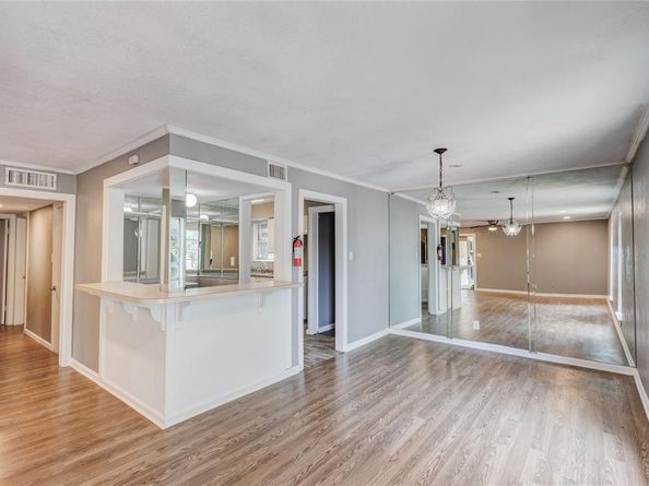 5057  Ridglea Lane  1111, Fort Worth Texas 76116