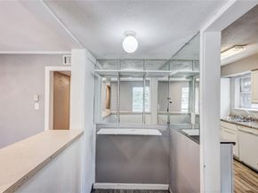 5057  Ridglea Lane  1111, Fort Worth Texas 76116