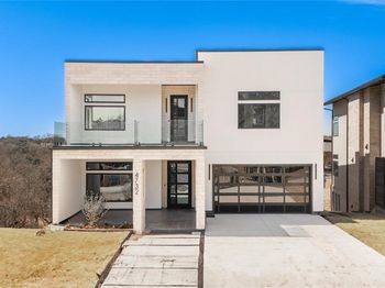 4732  Villa Terrace 