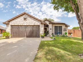 632  Crestview Court , Saginaw Texas 76179