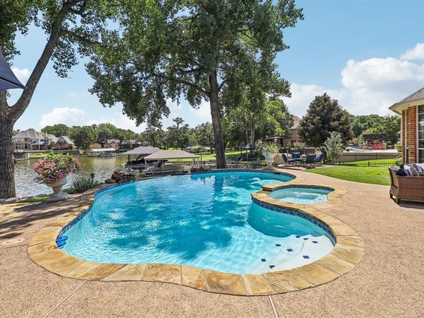 328  Leeward Circle , Azle Texas 76020