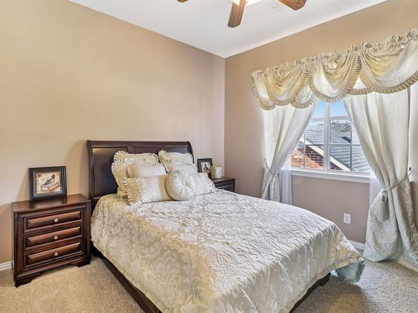 328  Leeward Circle , Azle Texas 76020