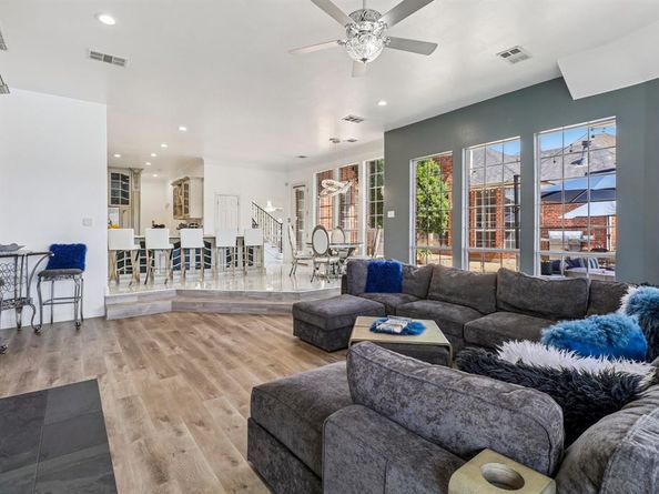 328  Leeward Circle , Azle Texas 76020