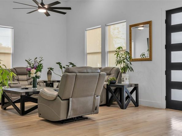605  Archer Avenue , Cockrell Hill Texas 75211