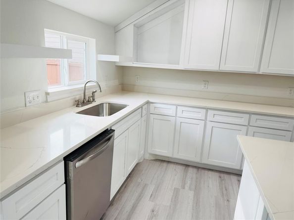 1264  Cedar Haven Avenue , Dallas Texas 75216
