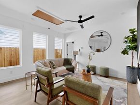 2417  Hooper Street , Dallas Texas 75215