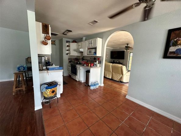 2707  Jim Street , Dallas Texas 75212