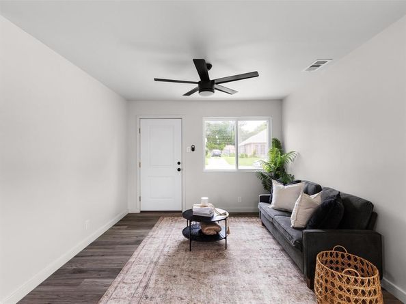 6271  Ava Court Drive , Fort Worth Texas 76112