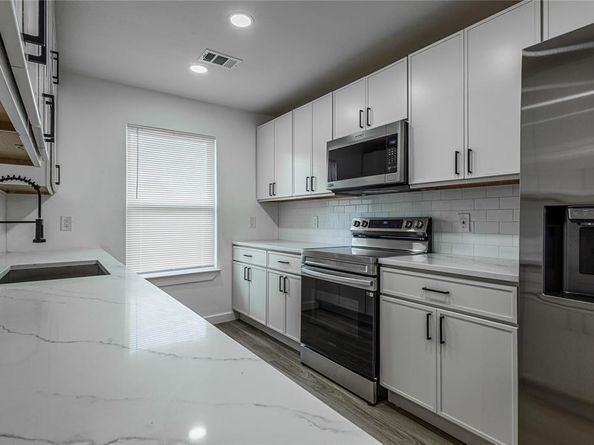 3482  Hidalgo Drive , Dallas Texas 75220
