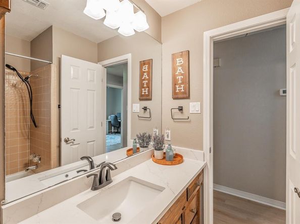 3416  Ainsworth Court , Arlington Texas 76016