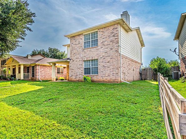 2355  Summit Lane , Dallas Texas 75227
