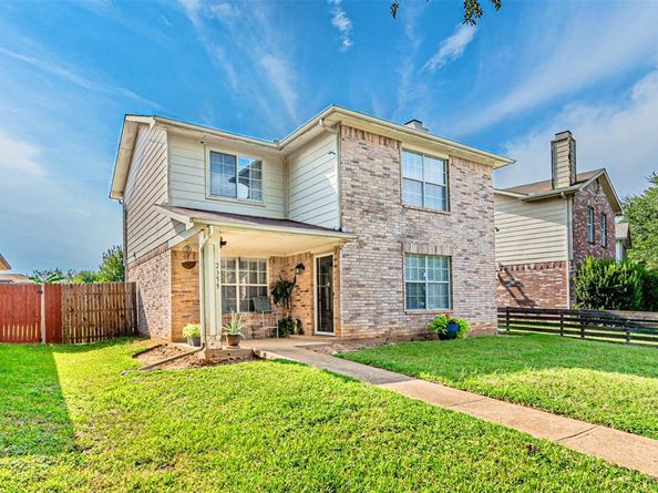 2355  Summit Lane , Dallas Texas 75227