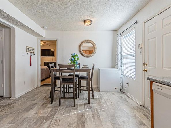 2355  Summit Lane , Dallas Texas 75227