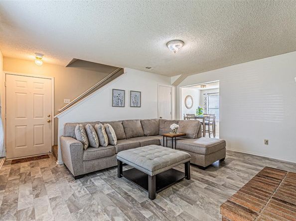 2355  Summit Lane , Dallas Texas 75227