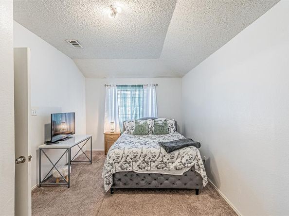 2355  Summit Lane , Dallas Texas 75227