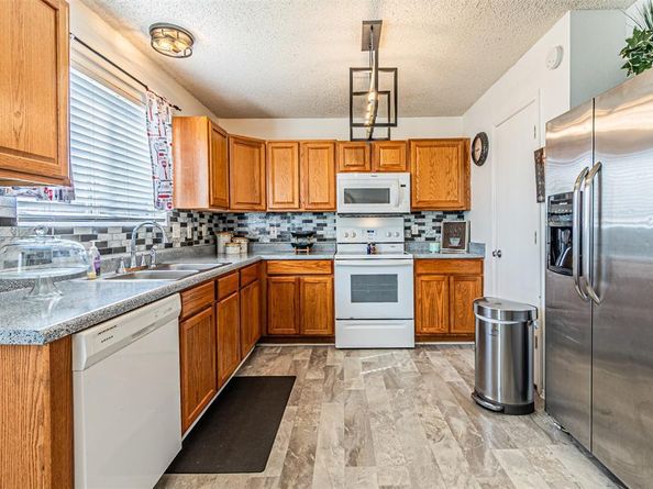 2355  Summit Lane , Dallas Texas 75227