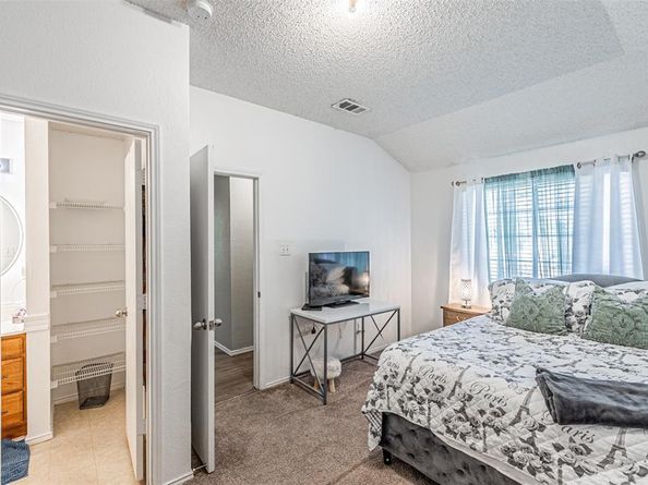 2355  Summit Lane , Dallas Texas 75227