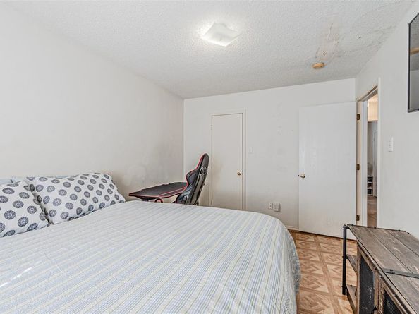 2355  Summit Lane , Dallas Texas 75227