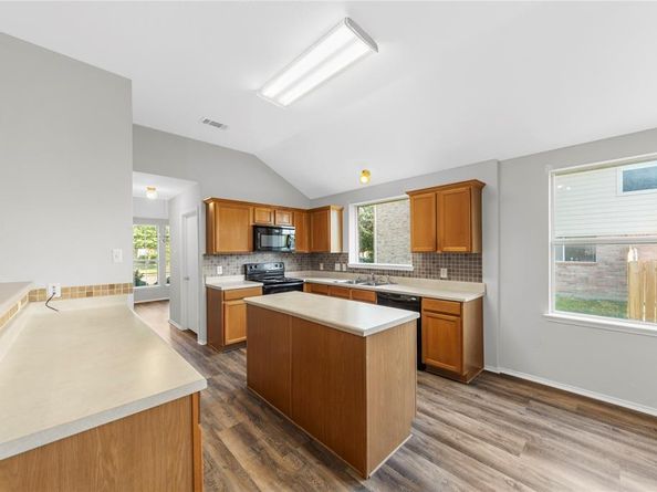 1326  Pennsylvania Avenue , Lancaster Texas 75134