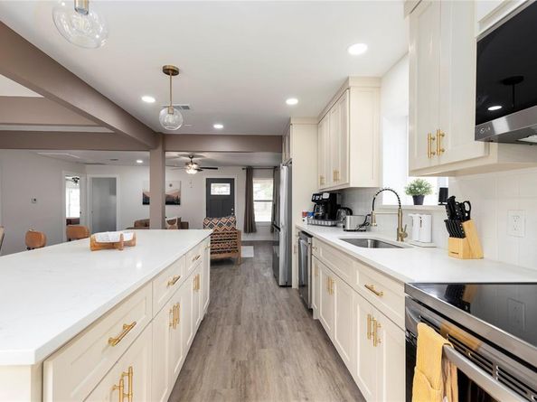 7411  Fillmore Drive , Dallas Texas 75235