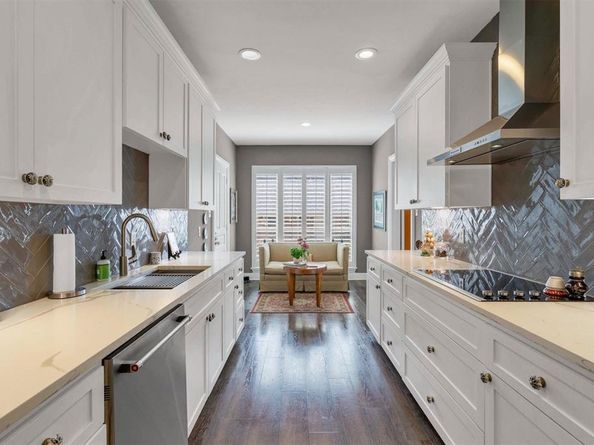 6126  Averill Way  203W, Dallas Texas 75225