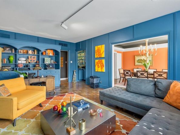 6126  Averill Way  203W, Dallas Texas 75225