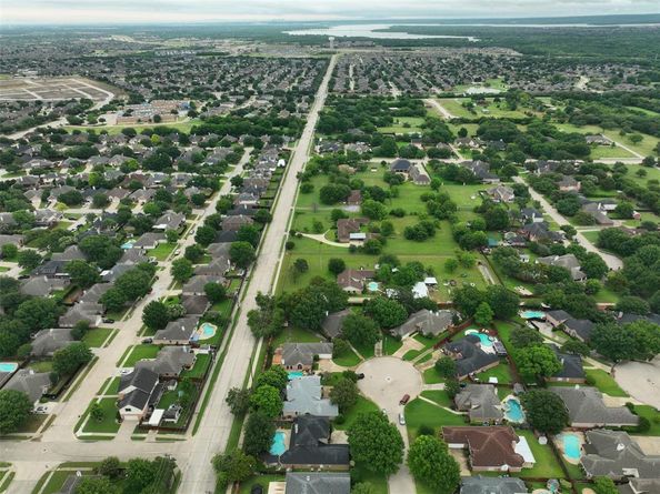 11  Enchanted Court , Mansfield Texas 76063