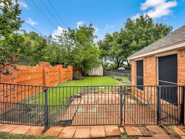 11  Enchanted Court , Mansfield Texas 76063