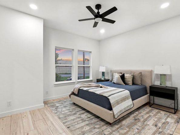 2230  Hooper Street , Dallas Texas 75215