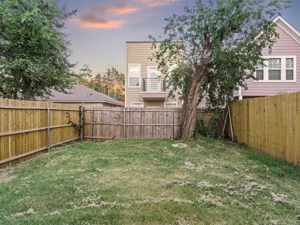 2230  Hooper Street , Dallas Texas 75215