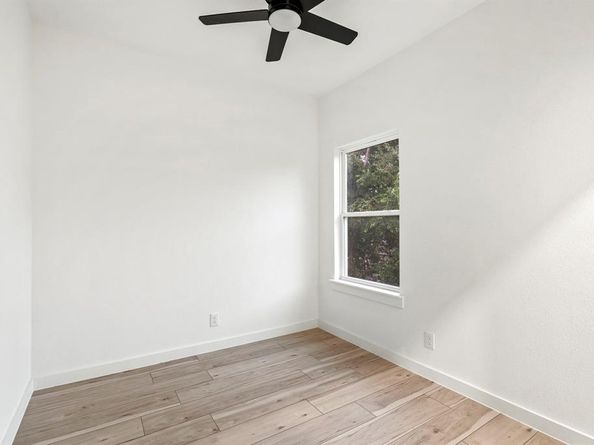 2230  Hooper Street , Dallas Texas 75215