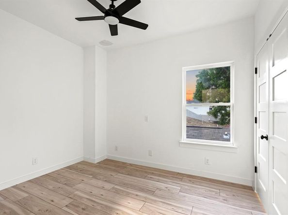 2230  Hooper Street , Dallas Texas 75215