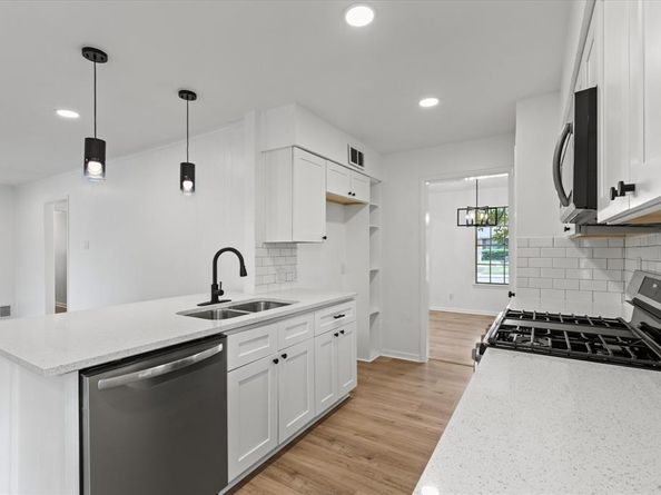 1423  Misty Glen Lane , Dallas Texas 75232