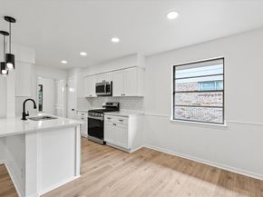 1423  Misty Glen Lane , Dallas Texas 75232