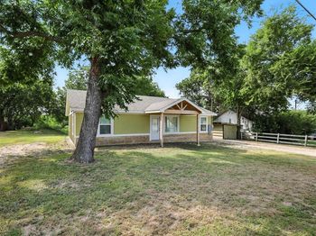 412 E Lawson Road 