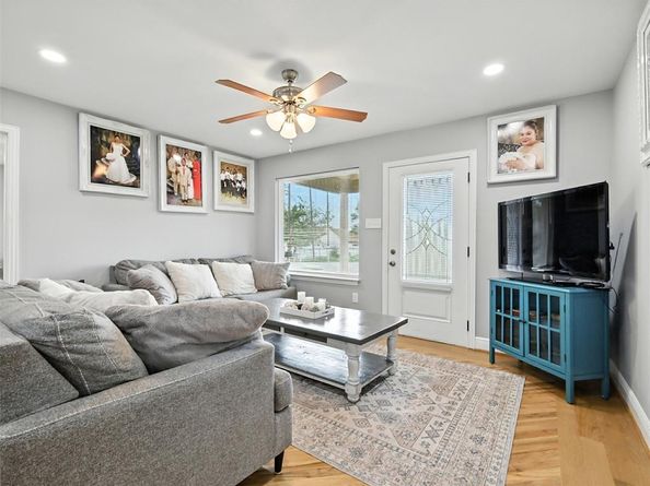 412 E Lawson Road , Dallas Texas 75253