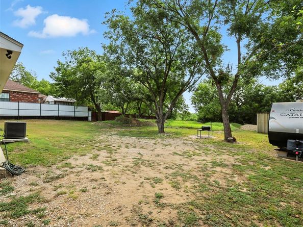 412 E Lawson Road , Dallas Texas 75253