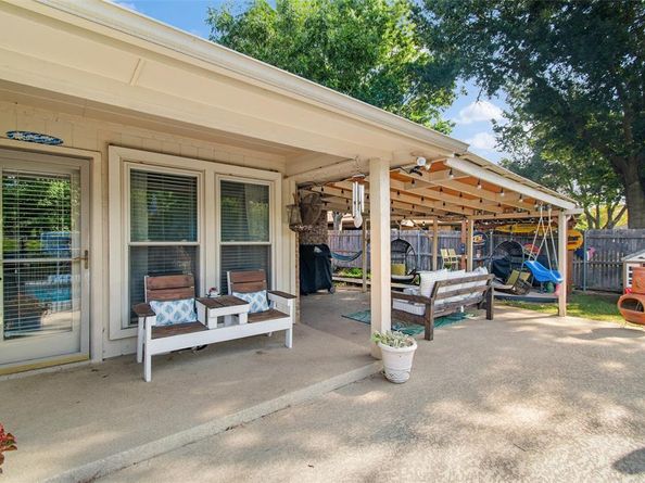1209  Brookfield Lane , Mansfield Texas 76063