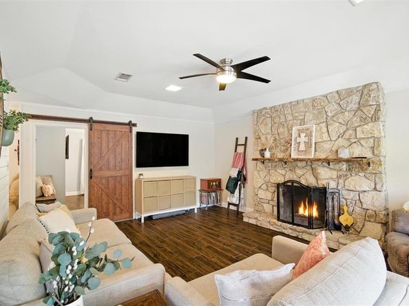 1209  Brookfield Lane , Mansfield Texas 76063