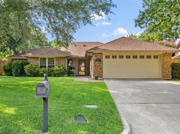 1209  Brookfield Lane , Mansfield Texas 76063
