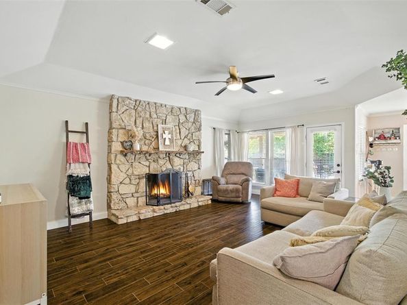 1209  Brookfield Lane , Mansfield Texas 76063