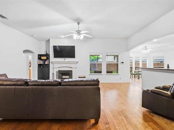 5312  Malibu Street , Fort Worth Texas 76244