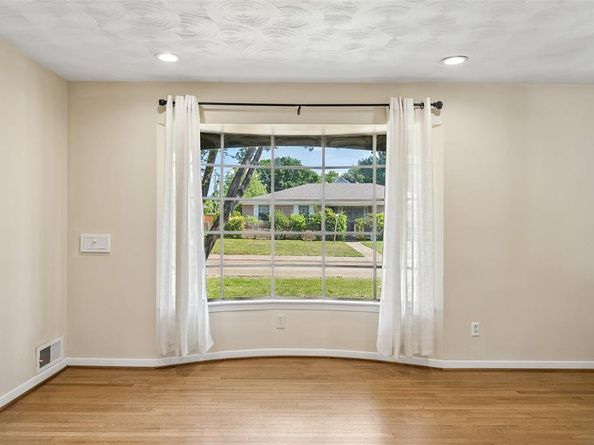 8049  Woodhue Road , Dallas Texas 75228