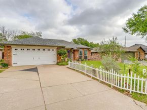 809  Castleview Drive , Arlington Texas 76001
