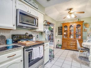 809  Castleview Drive , Arlington Texas 76001