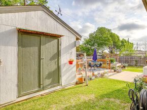 809  Castleview Drive , Arlington Texas 76001
