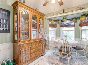 809  Castleview Drive , Arlington Texas 76001