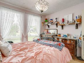 809  Castleview Drive , Arlington Texas 76001