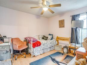 809  Castleview Drive , Arlington Texas 76001