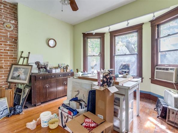 4725  Swiss  , Dallas Texas 75204